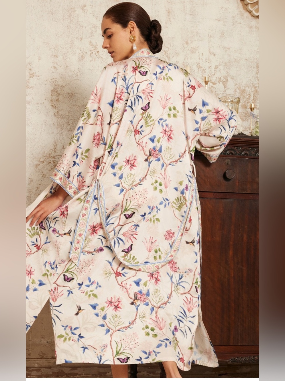 Ulivary Beige Chinoiserie Floral Long Kimono Robe w/ Pockets Birds Butterfly - Picture 3 of 3